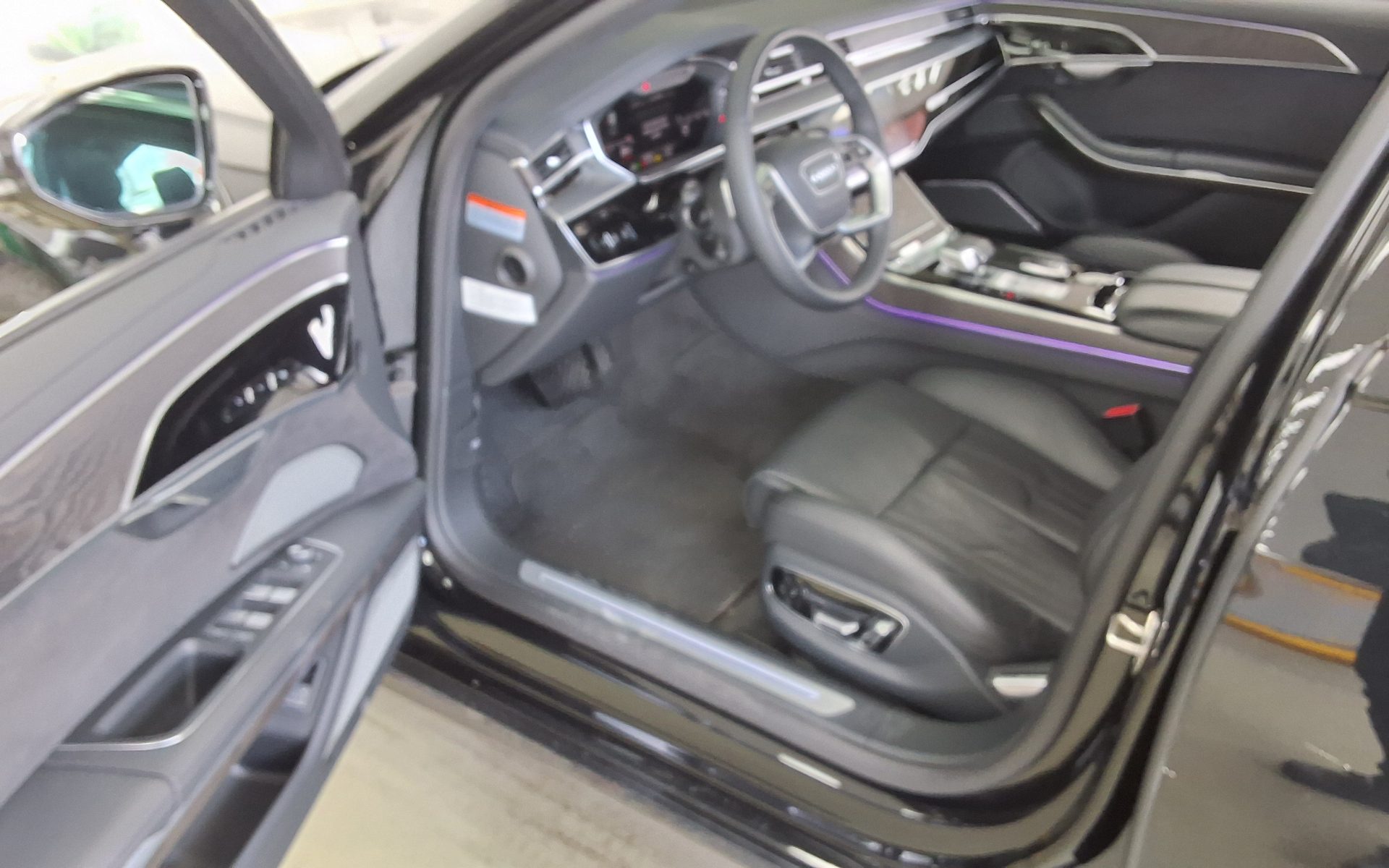 أودي A8 2023 - صورة 9