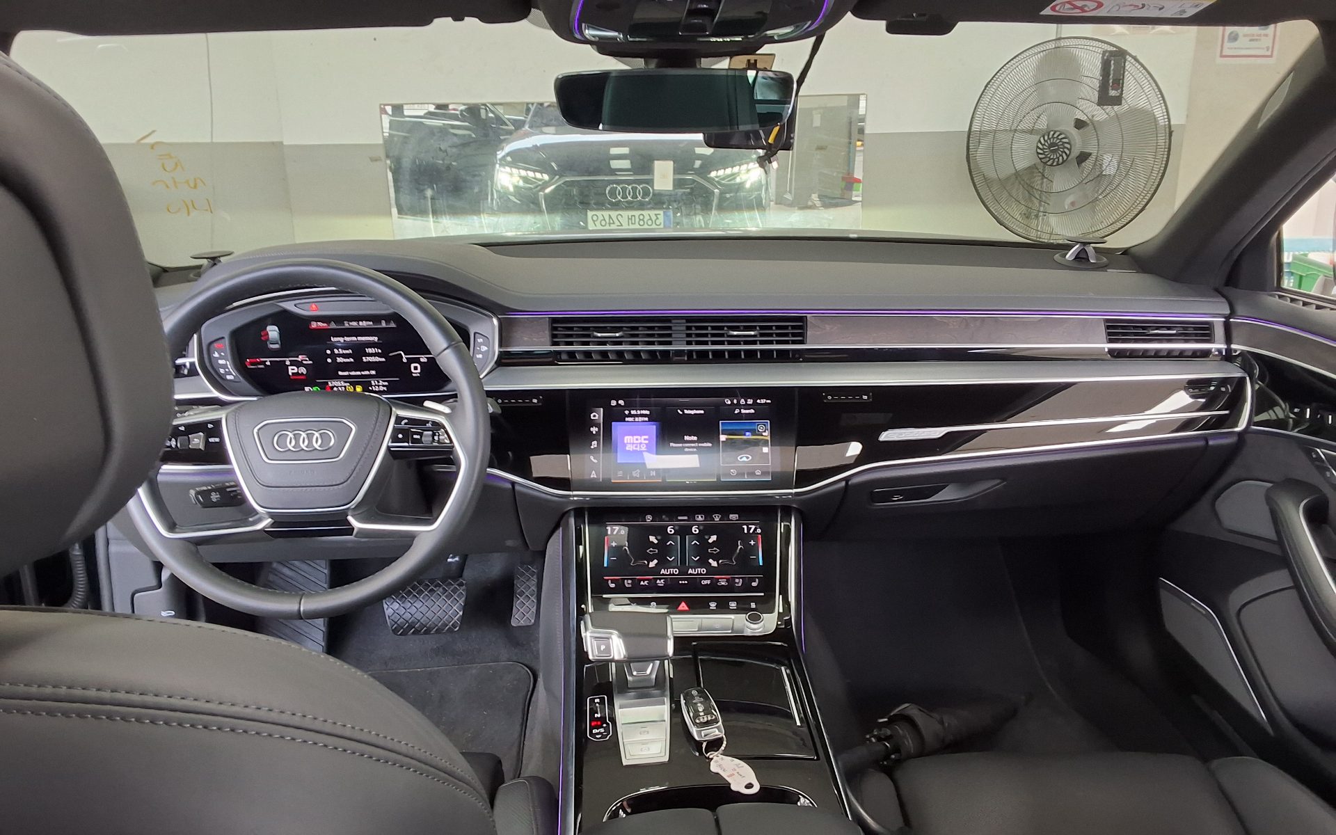 أودي A8 2023 - صورة 10