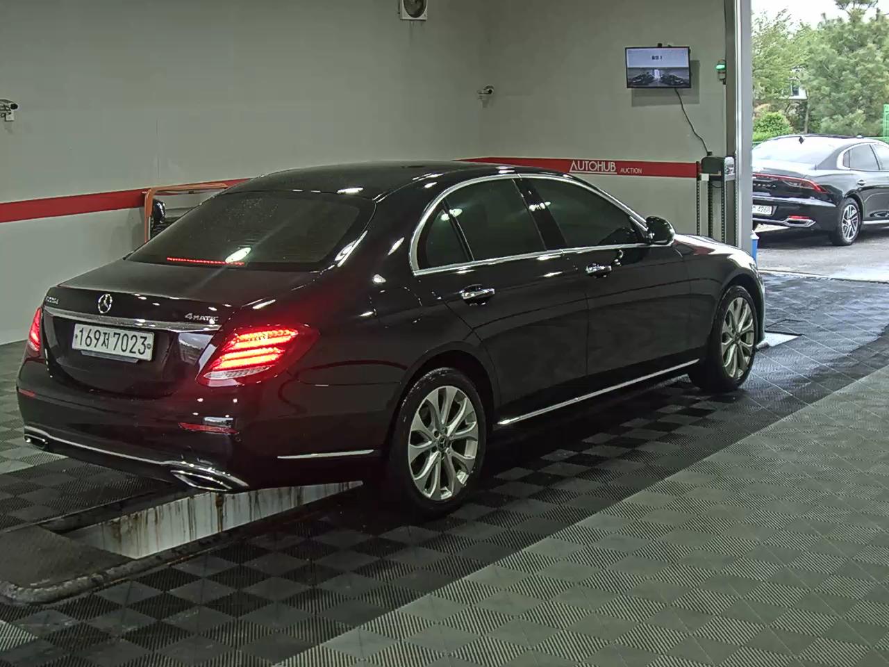 Mercedes-Benz E-Class 2019 - Image 4