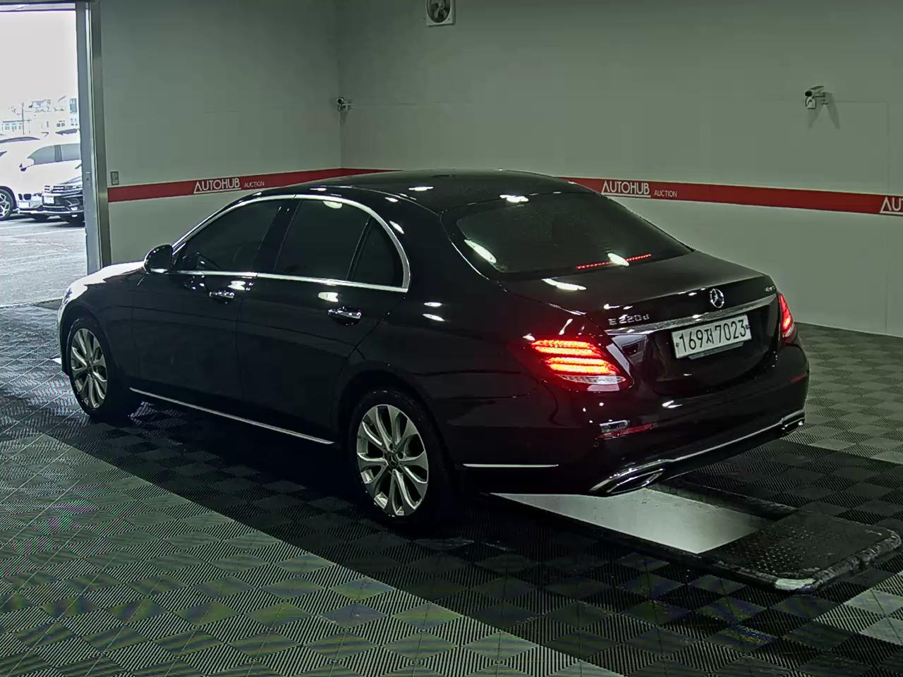 Mercedes-Benz E-Class 2019 - Image 5