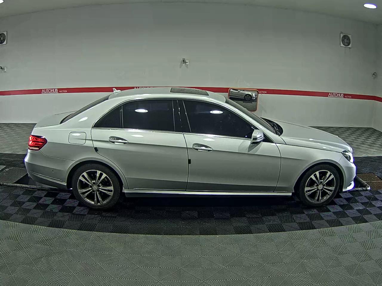 Mercedes-Benz E-Class 2014 - Image 3