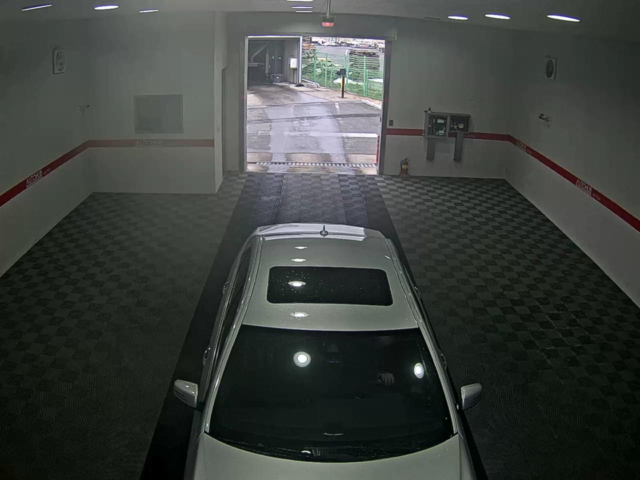 Mercedes-Benz E-Class 2014 - Image 6