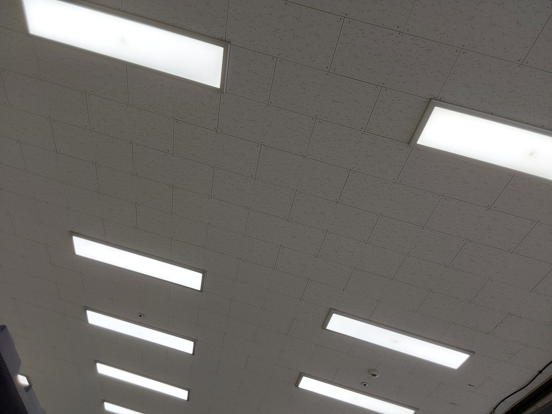 BMW 5 Series 2020 - Image 17