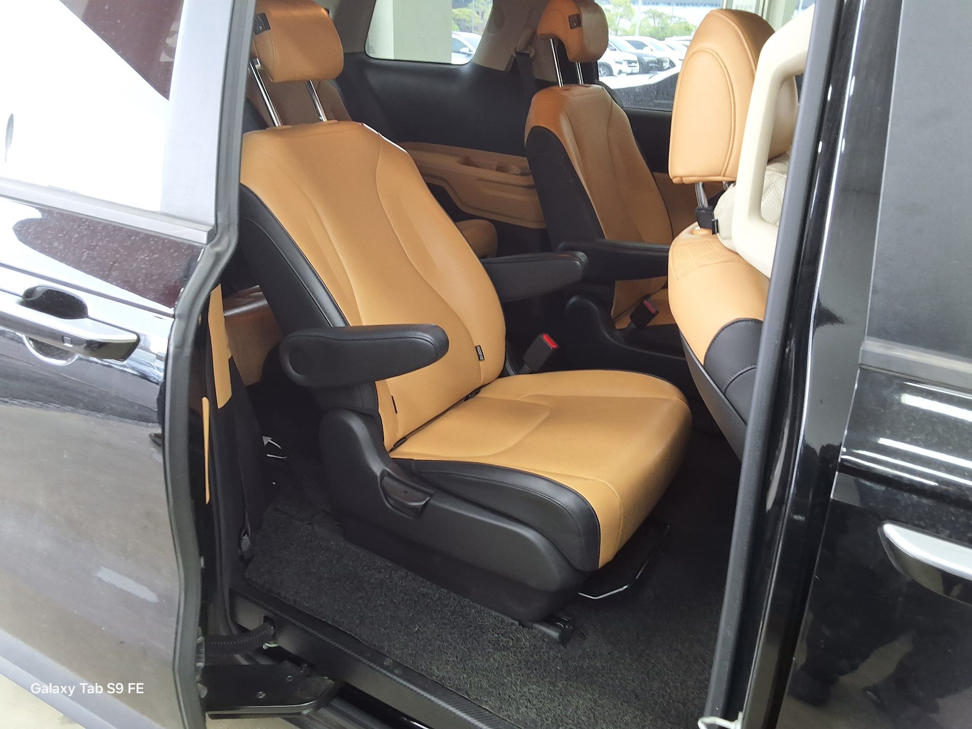 2021 - kia carnival