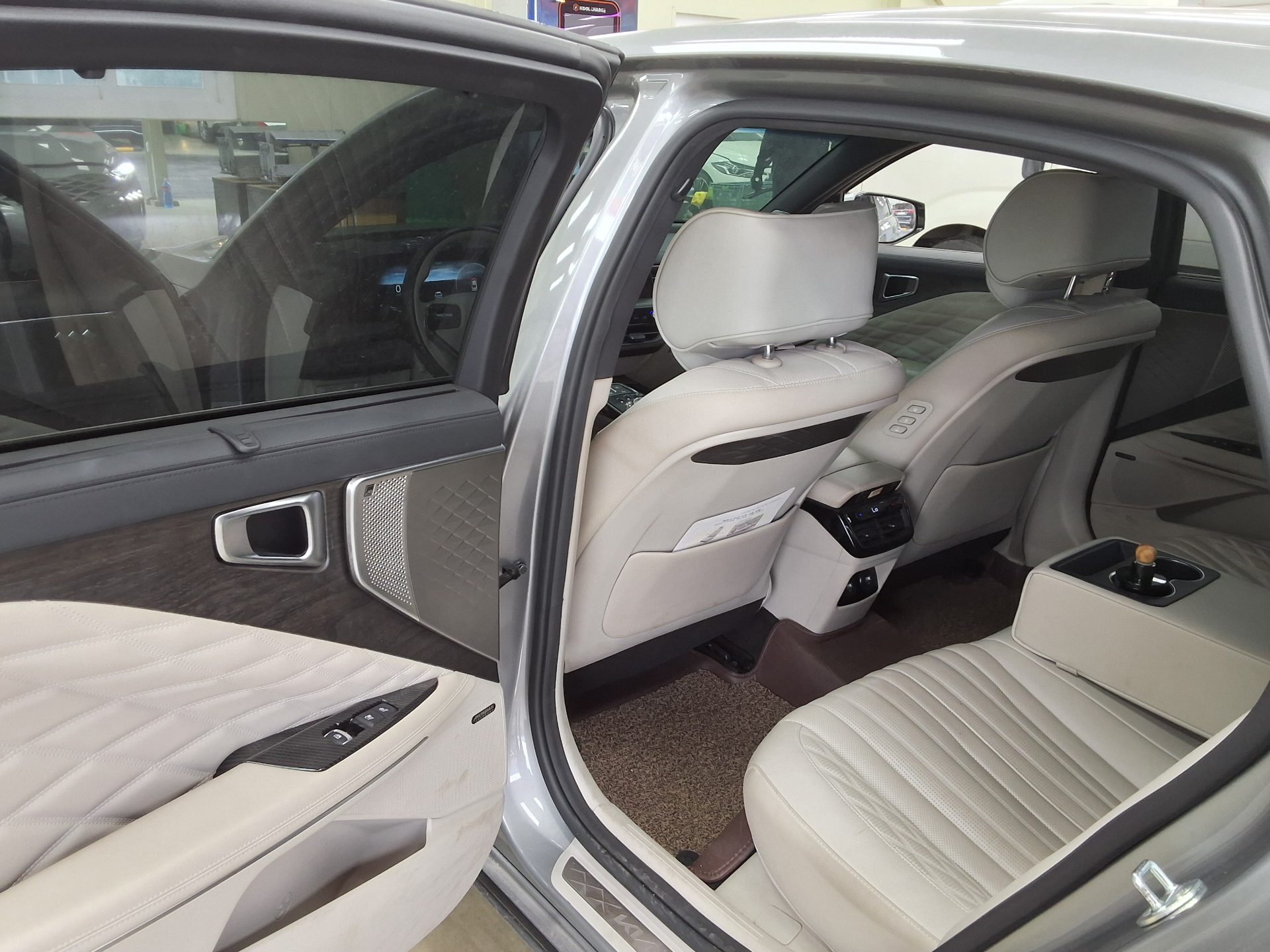 Kia K8 2022 - Image 11