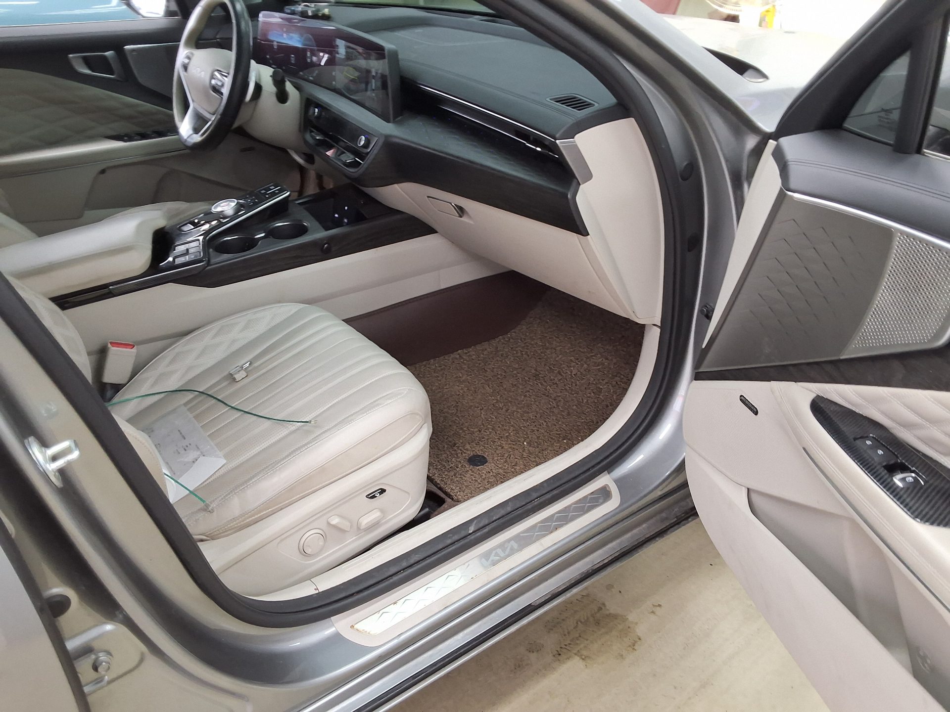 Kia K8 2022 - Image 13