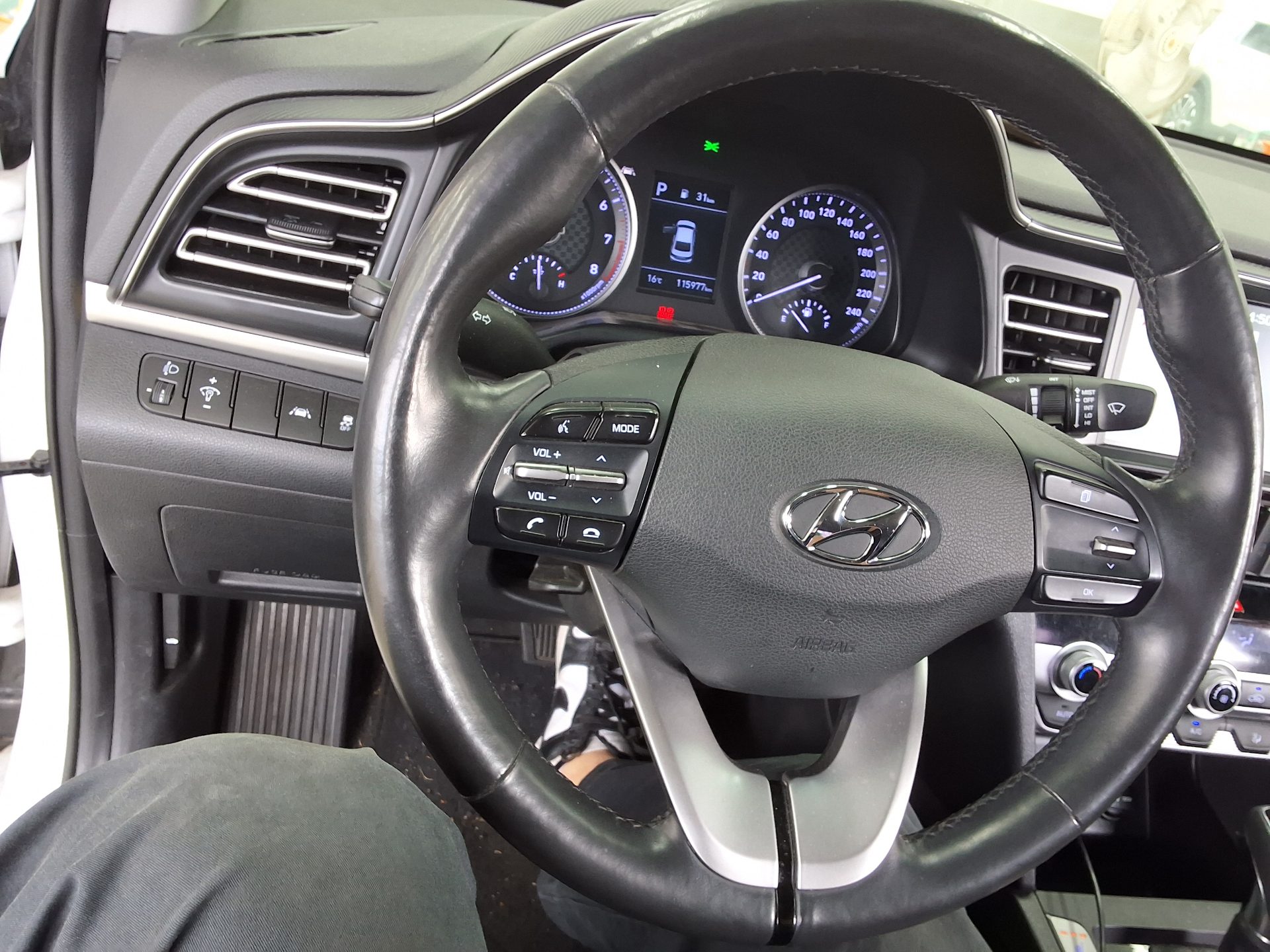 Hyundai Elantra 2019 - Image 20