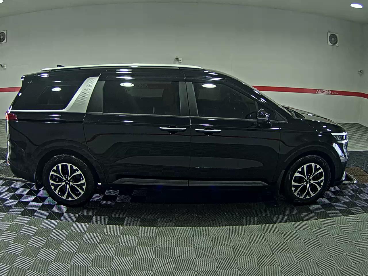 2021 - kia carnival