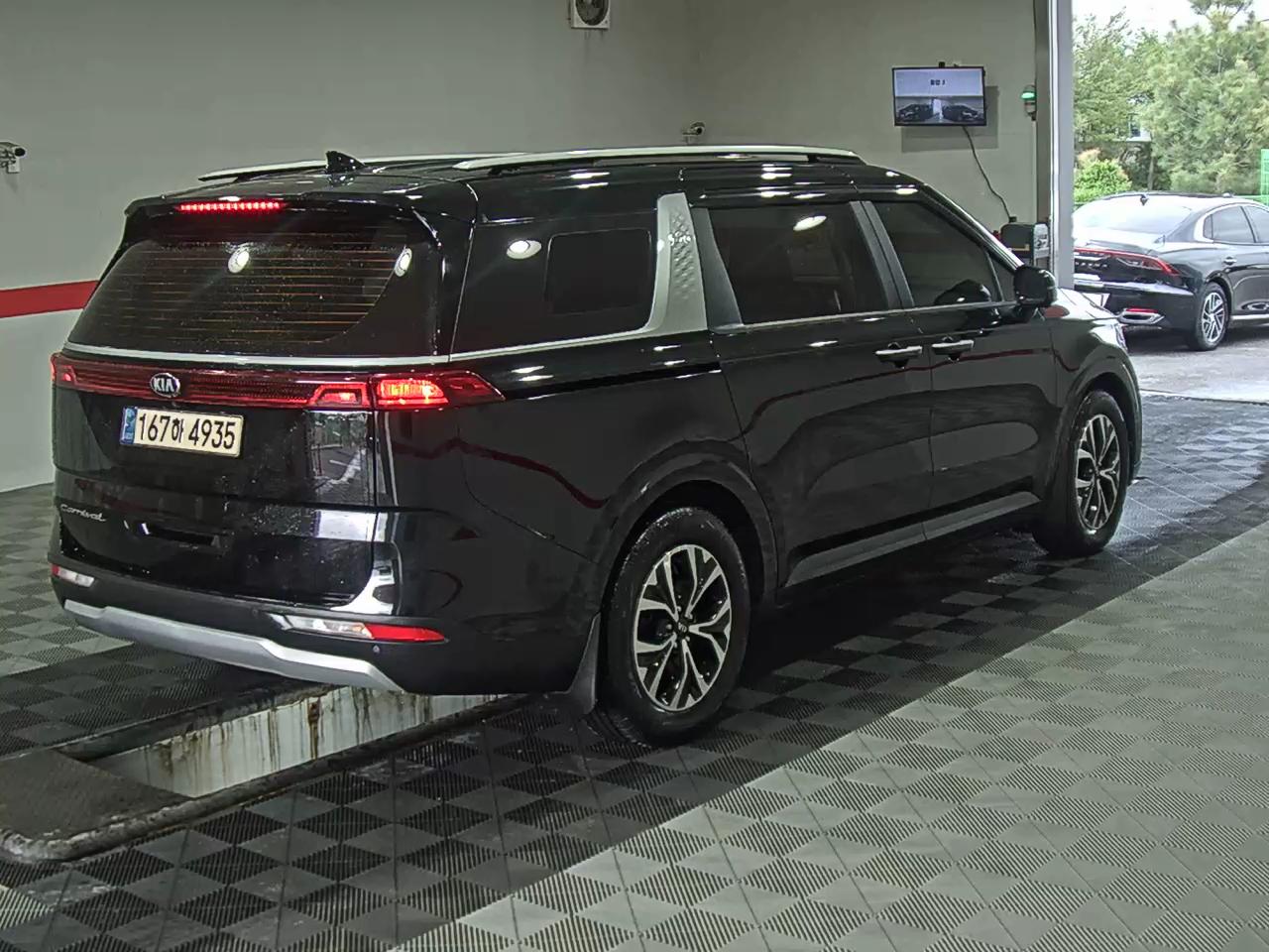 2021 - kia carnival