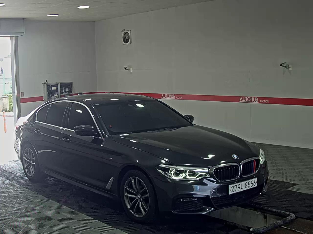 BMW 5 Series 2020 - Image 2