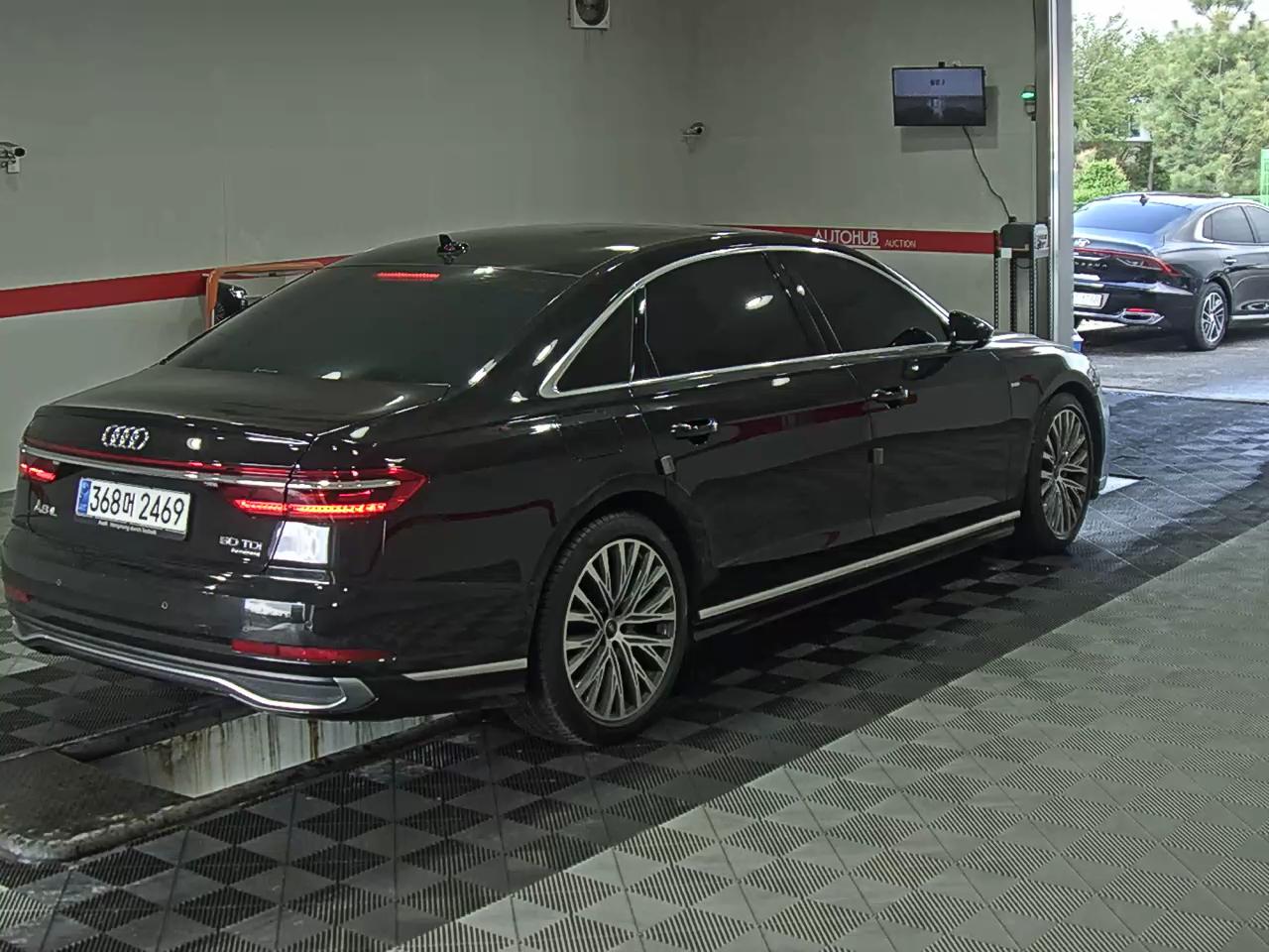 أودي A8 2023 - صورة 4