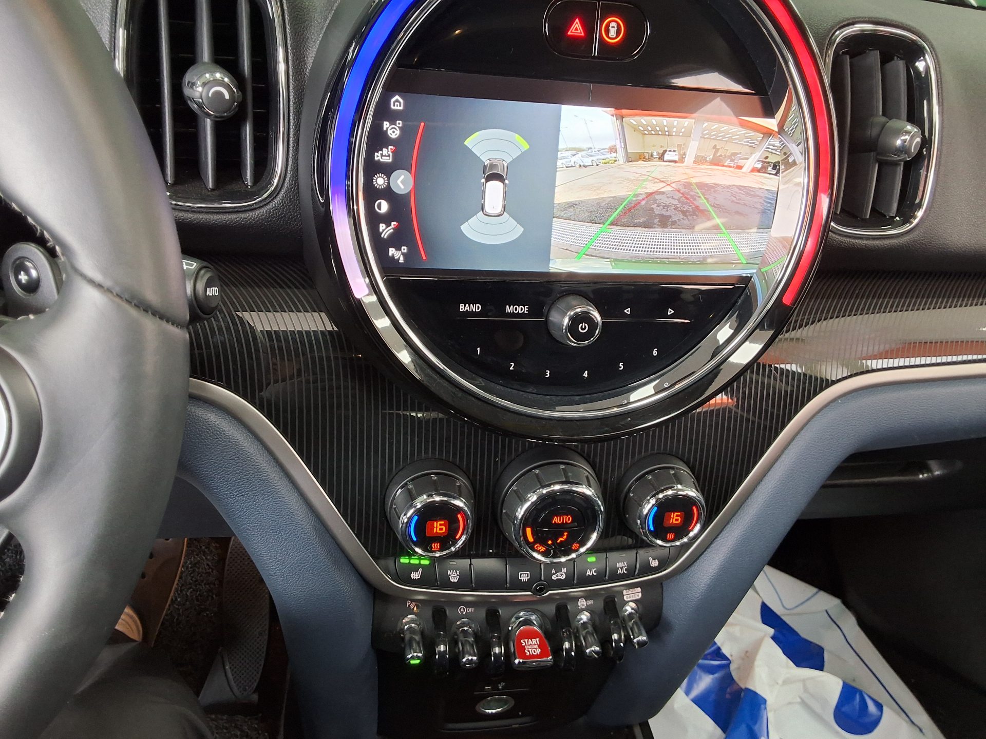 BMW MINI 2023 - Image 16