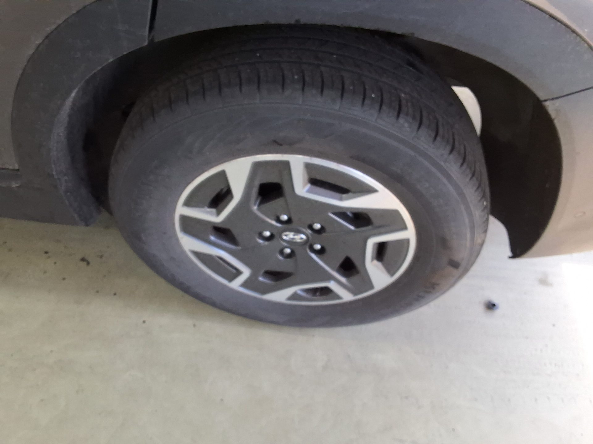 Hyundai Santa Fe 2023 - Image 18