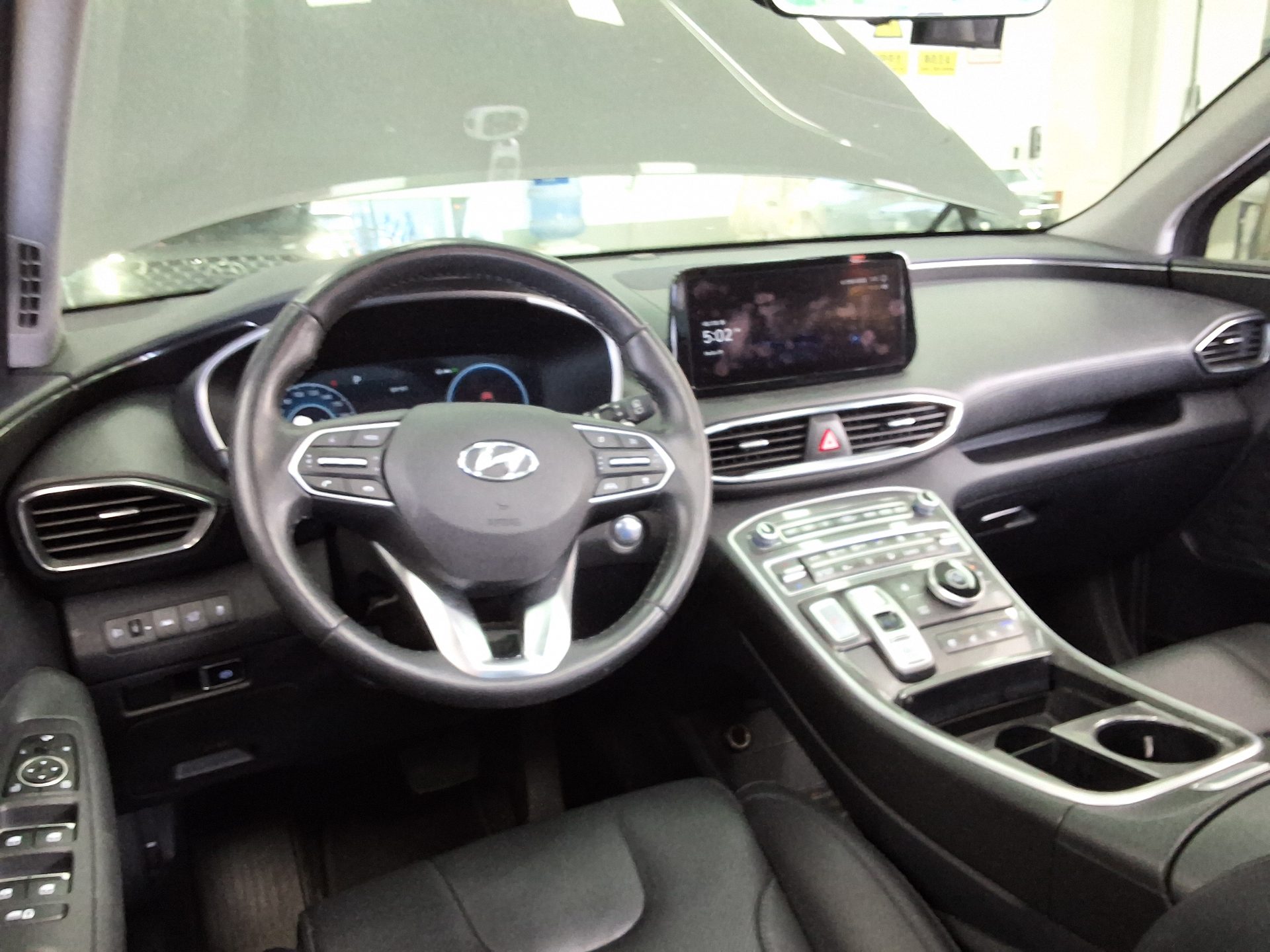 Hyundai Santa Fe 2023 - Image 10