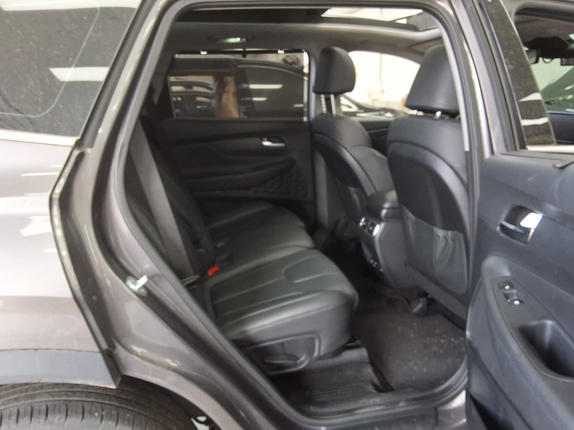 Hyundai Santa Fe 2023 - Image 12