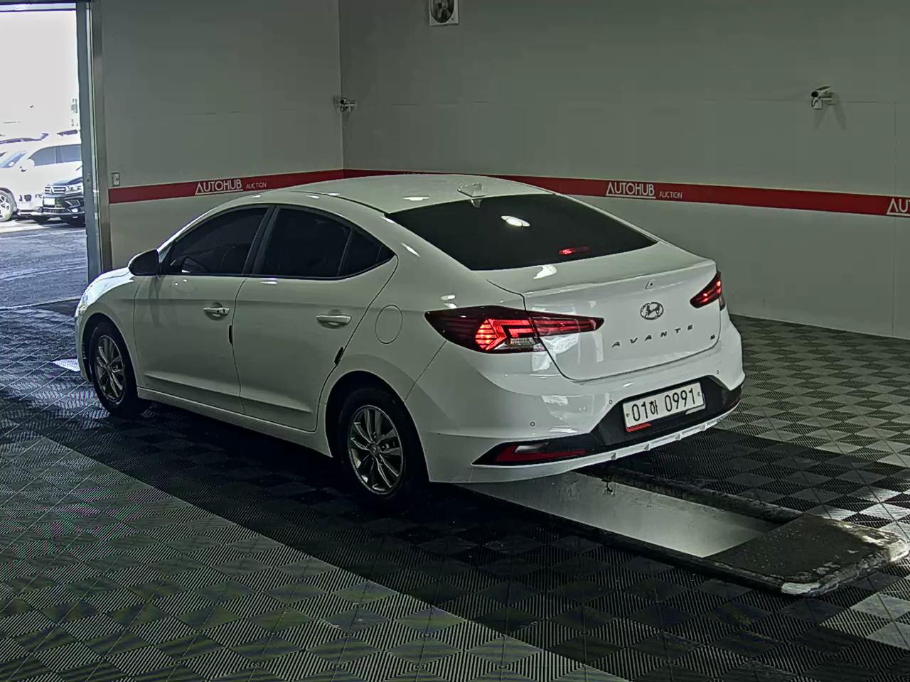 Hyundai Elantra 2019 - Image 5