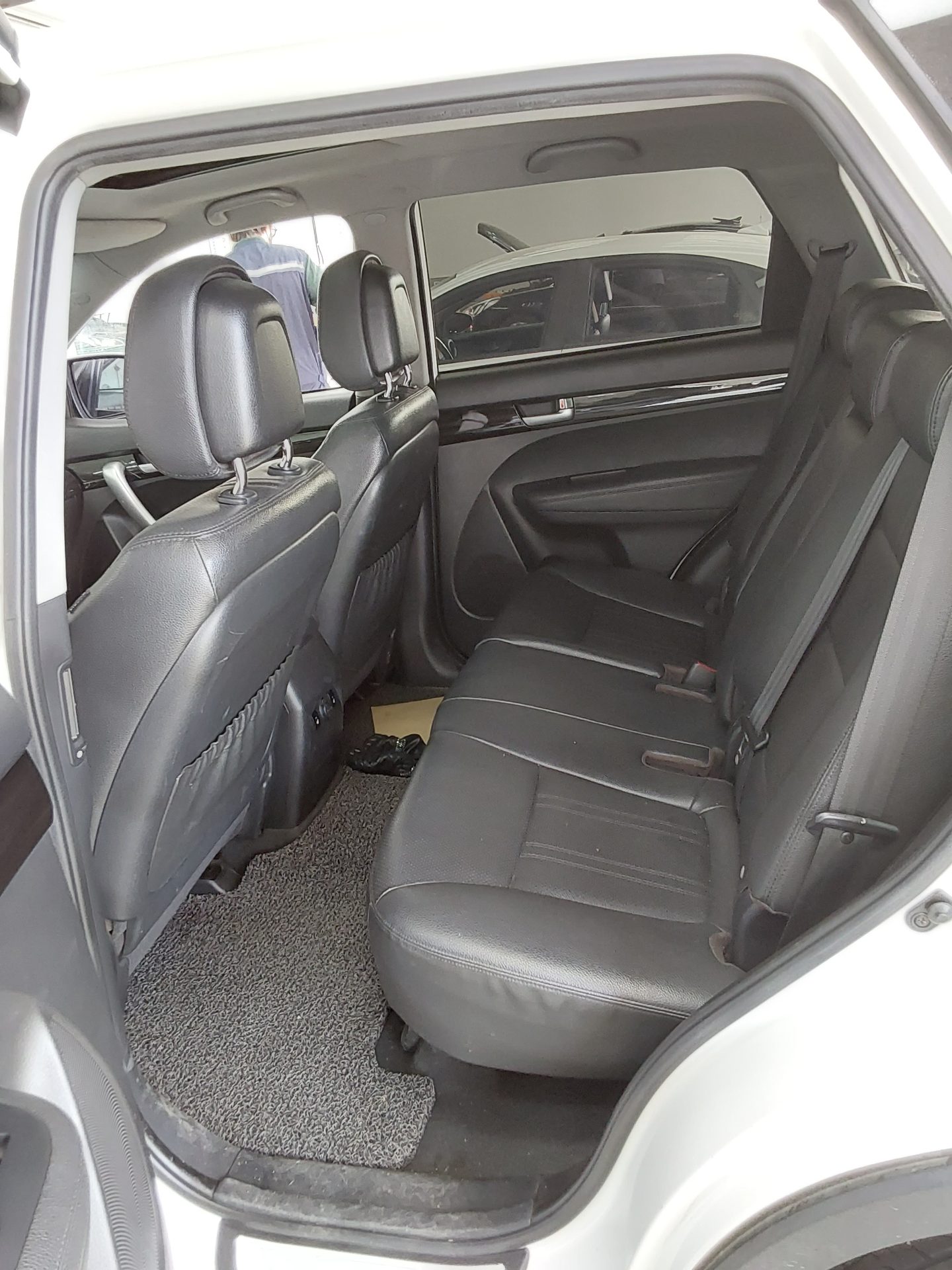 كيا سورينتو 2012 - صورة 11