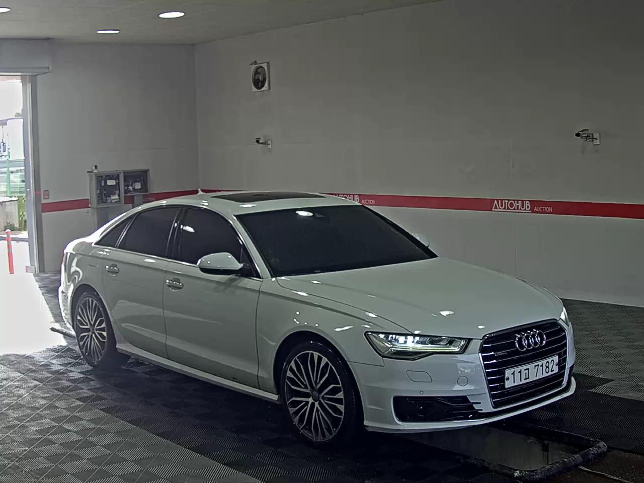 أودي A6 2016 - صورة 2