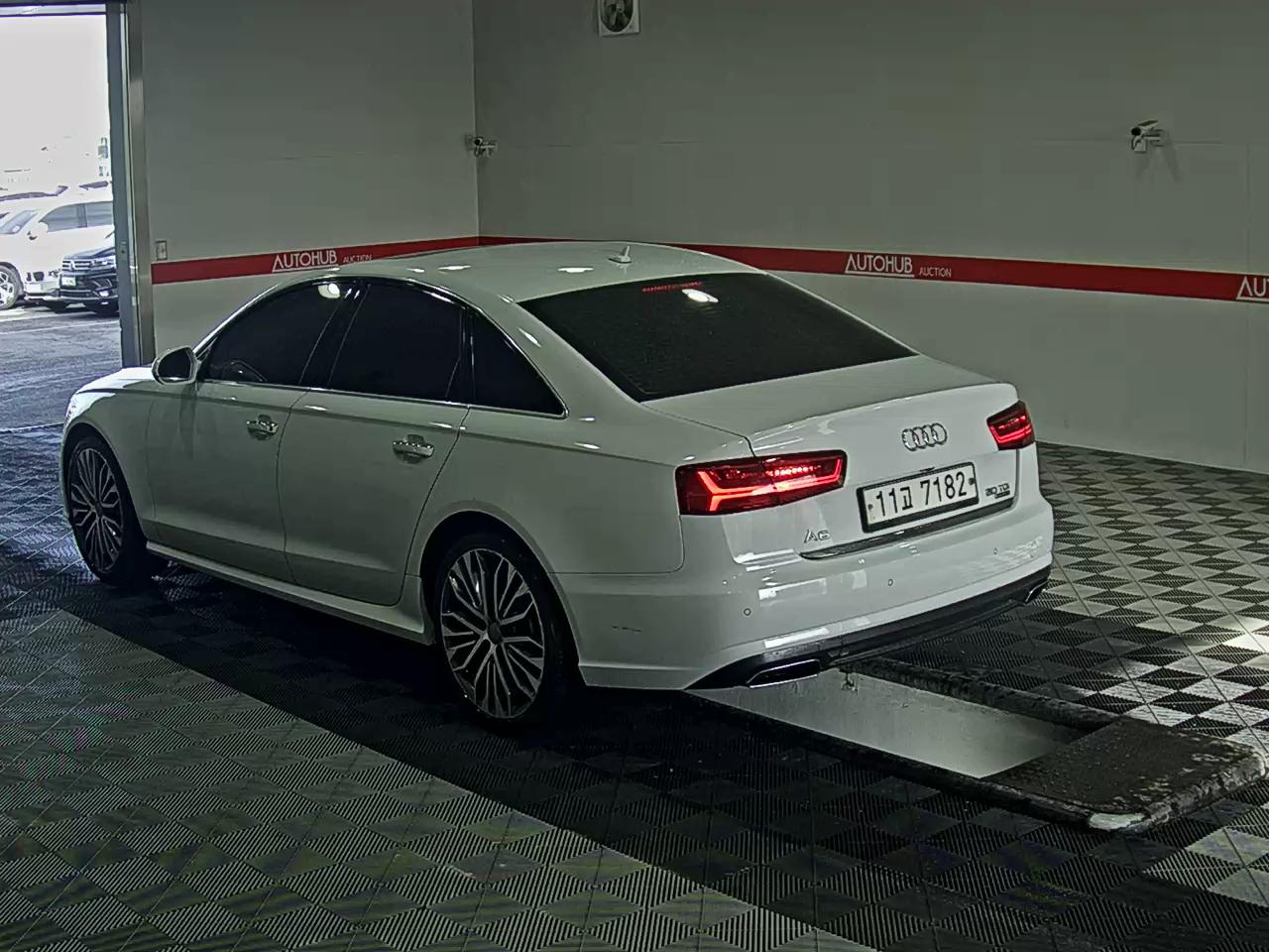 أودي A6 2016 - صورة 5