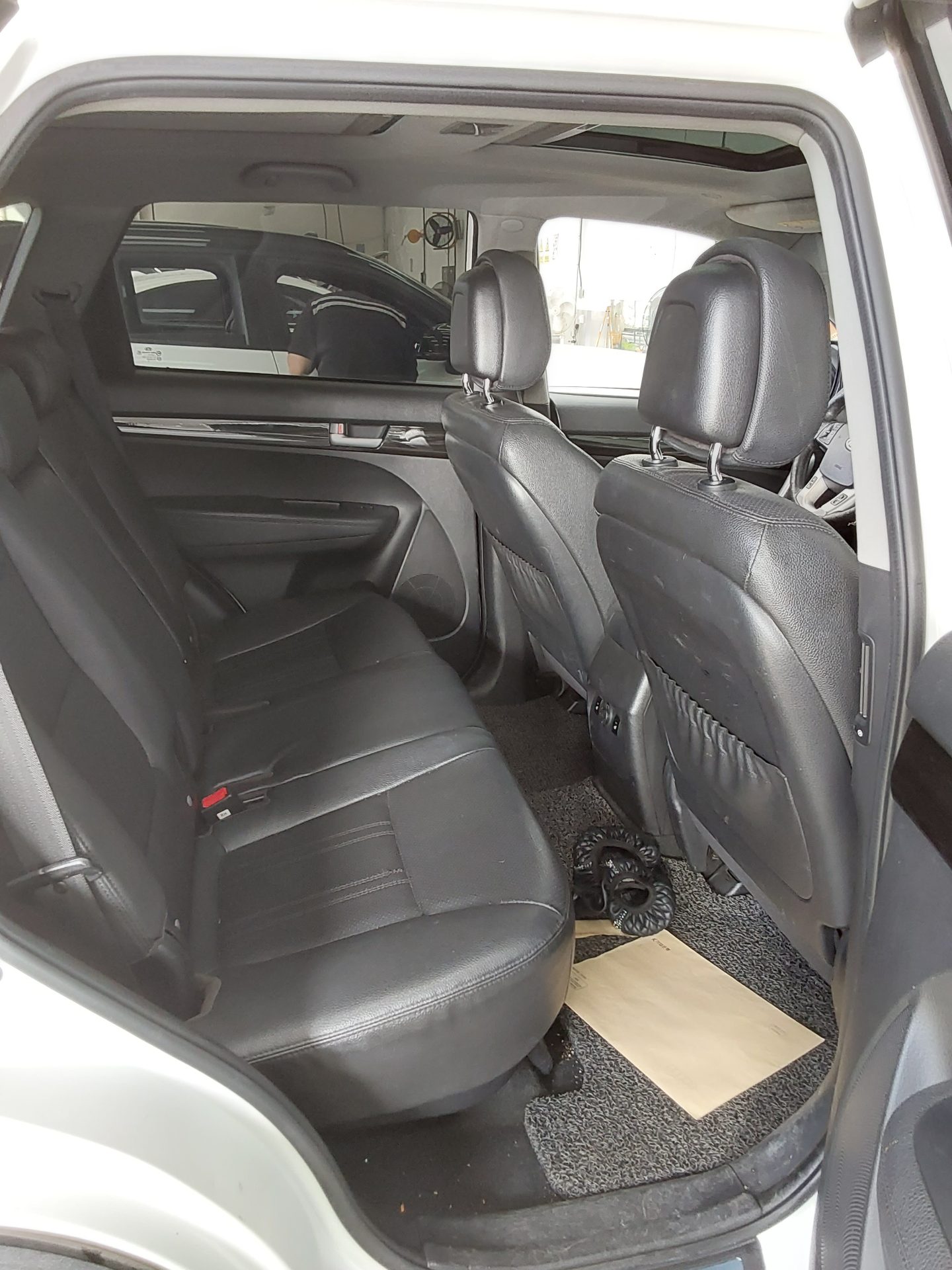 كيا سورينتو 2012 - صورة 12