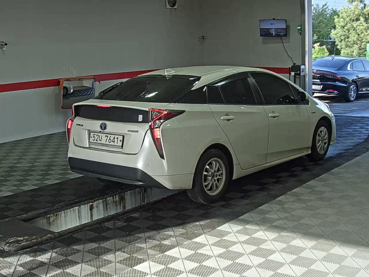 TOYOTA 프리우스 - 4