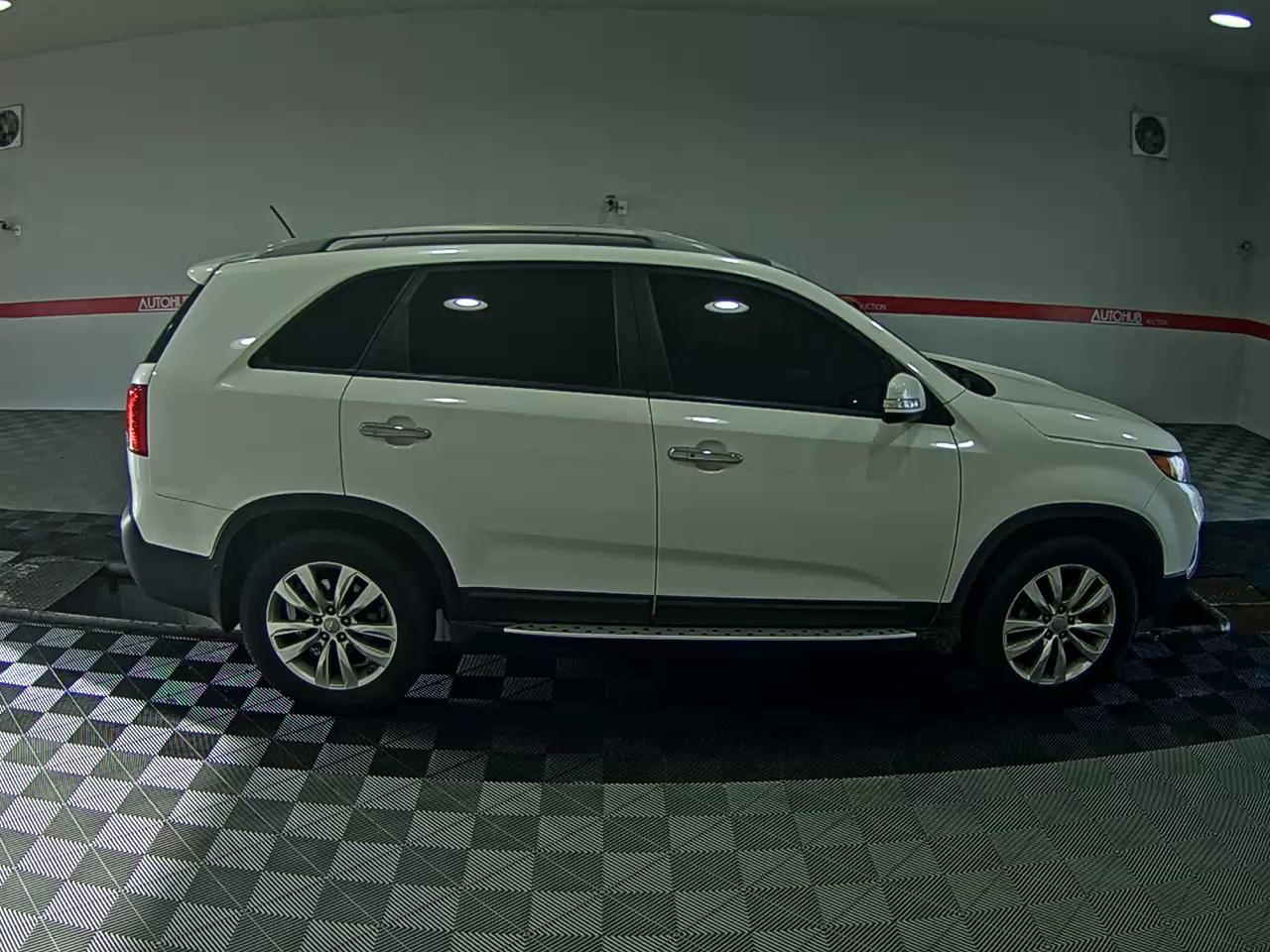 كيا سورينتو 2012 - صورة 3