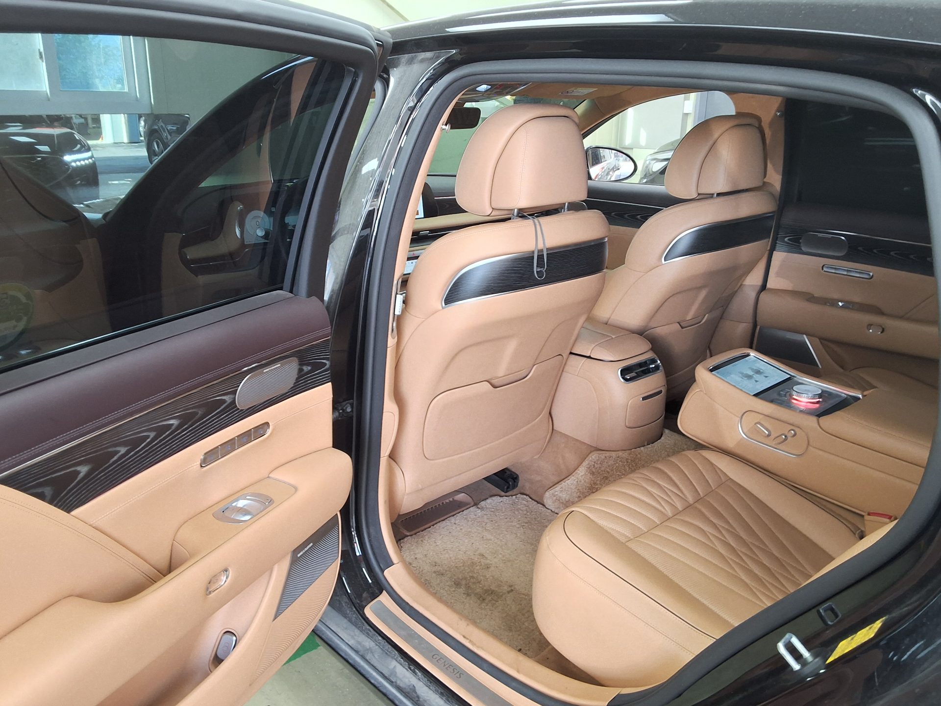 هيونداي جينيسيس 2023 - صورة 11