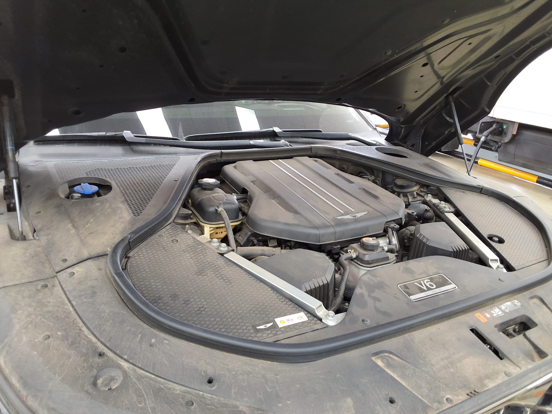 هيونداي جينيسيس 2023 - صورة 18