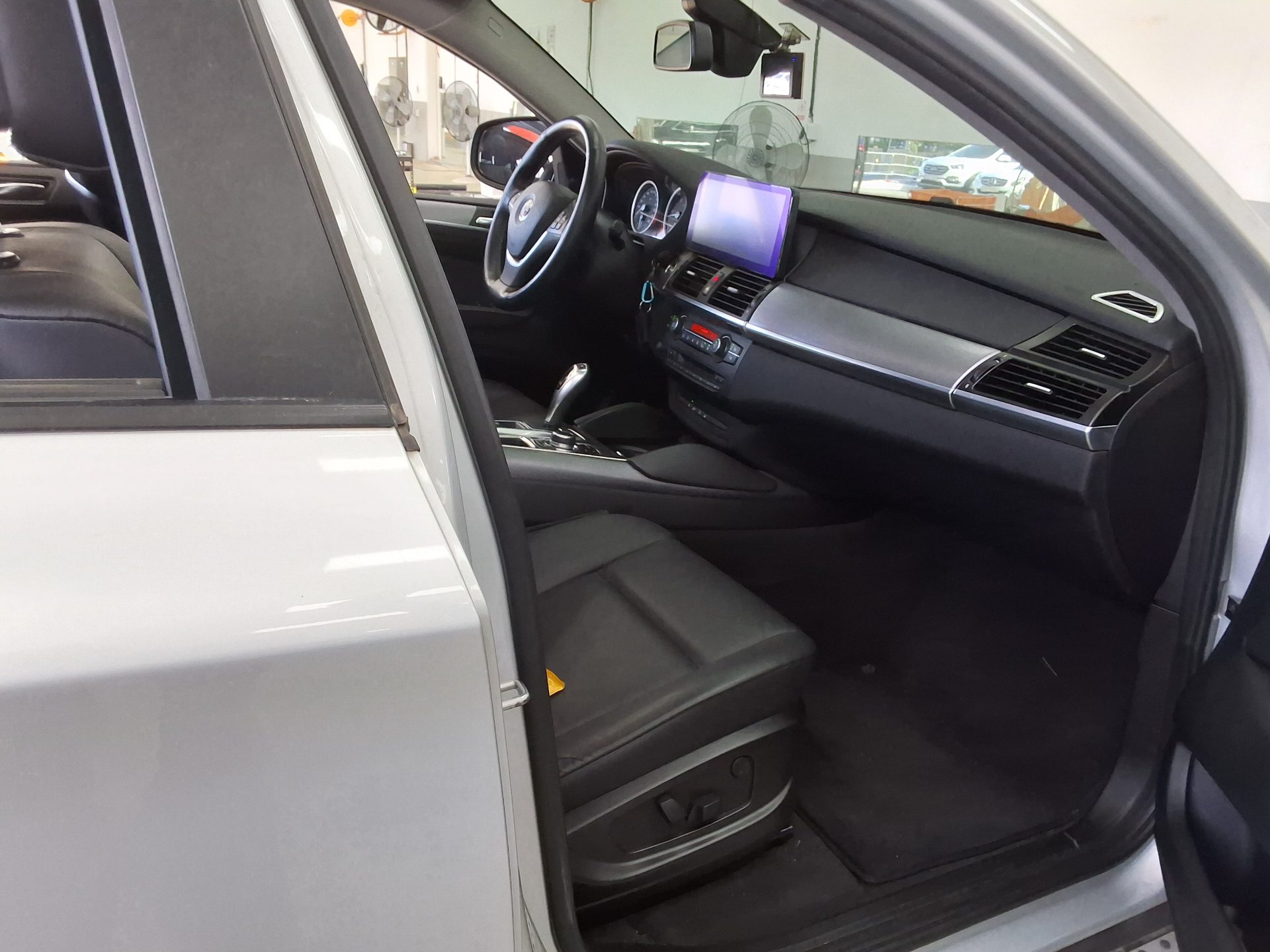 بي إم دبليو X6 2014 - صورة 13