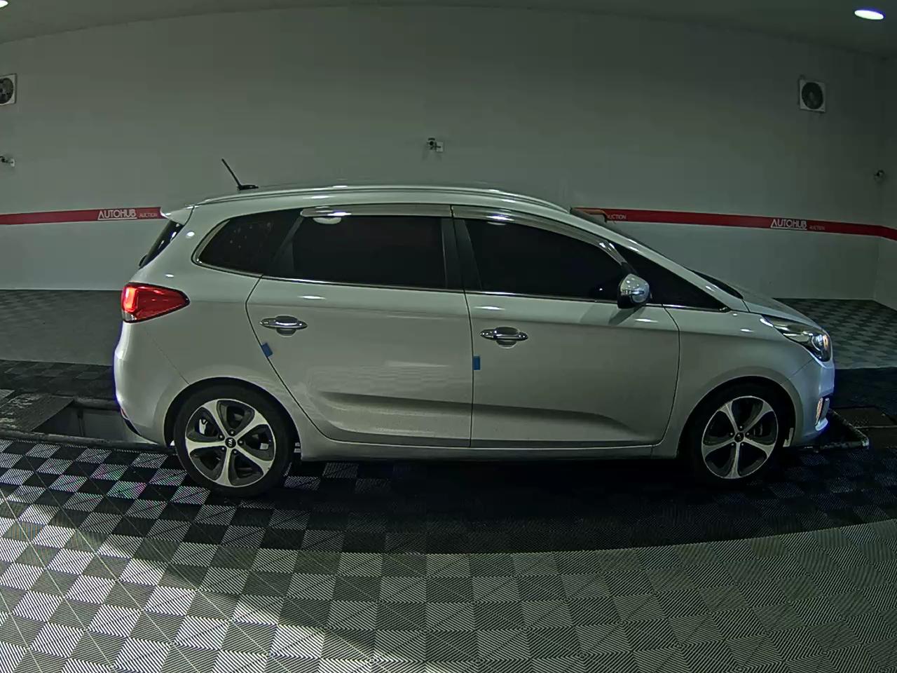 كيا كارينز 2016 - صورة 3