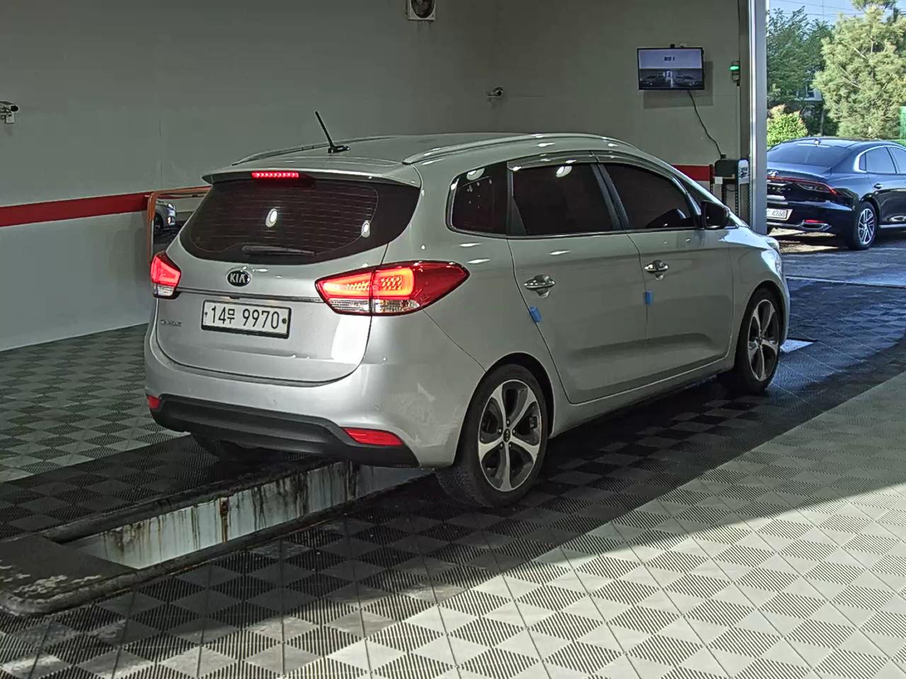 كيا كارينز 2016 - صورة 4