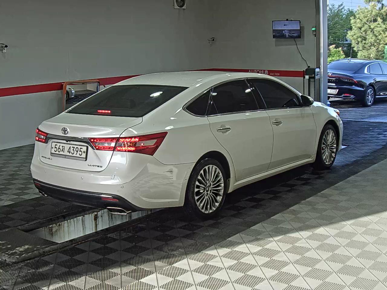 Toyota Avalon - 4