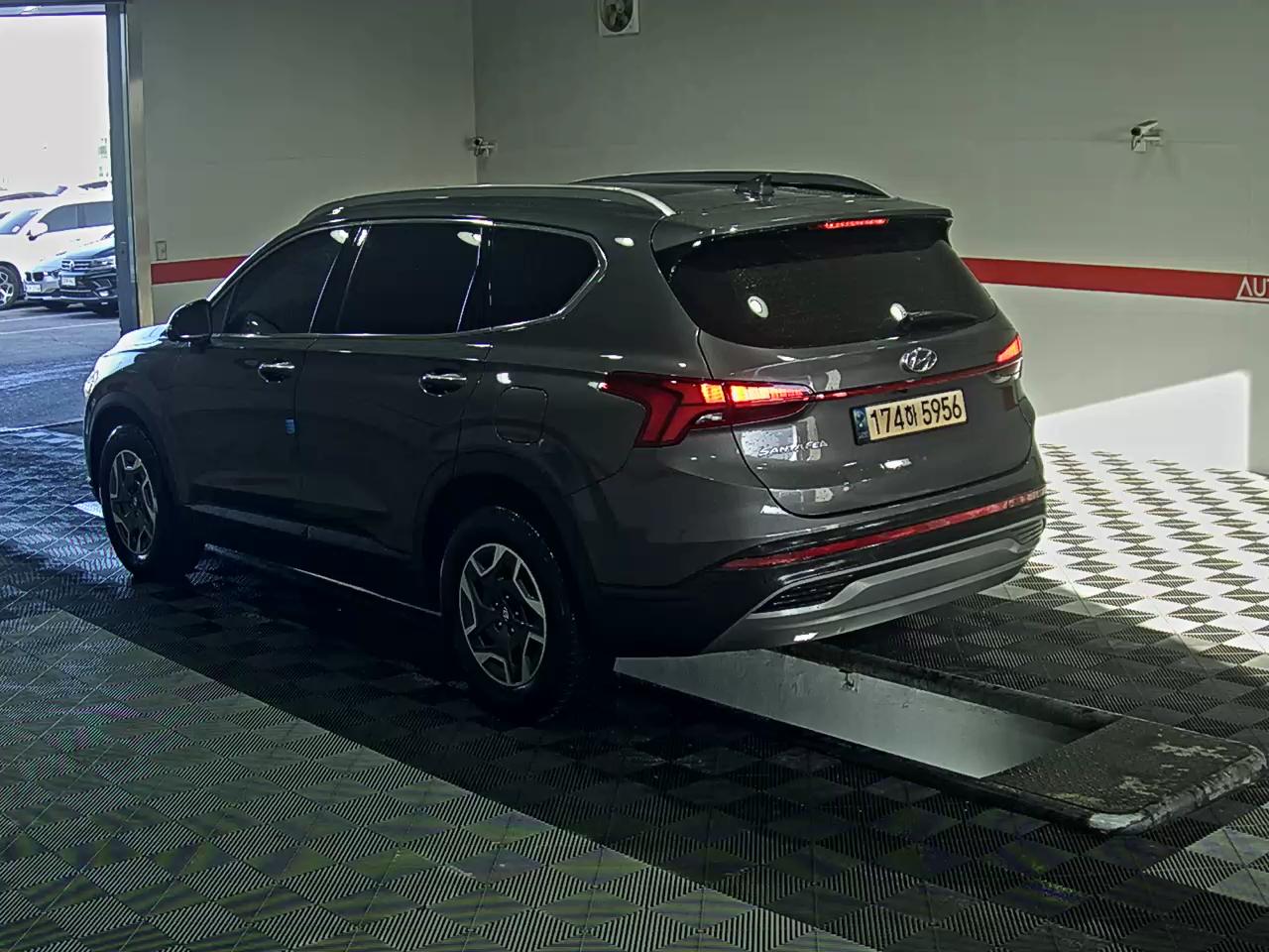 Hyundai Santa Fe 2023 - Image 5
