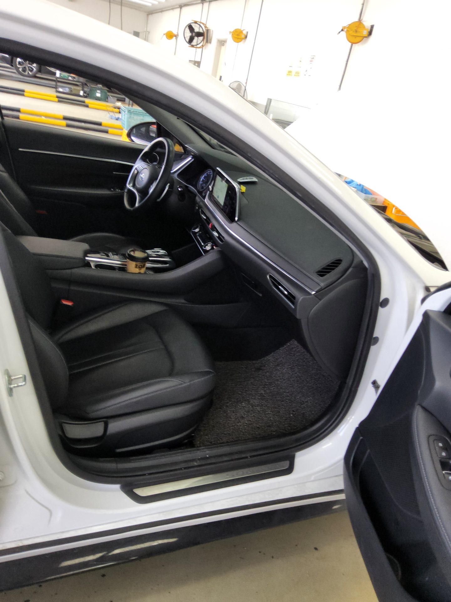 Hyundai Sonata 2022 - Image 13
