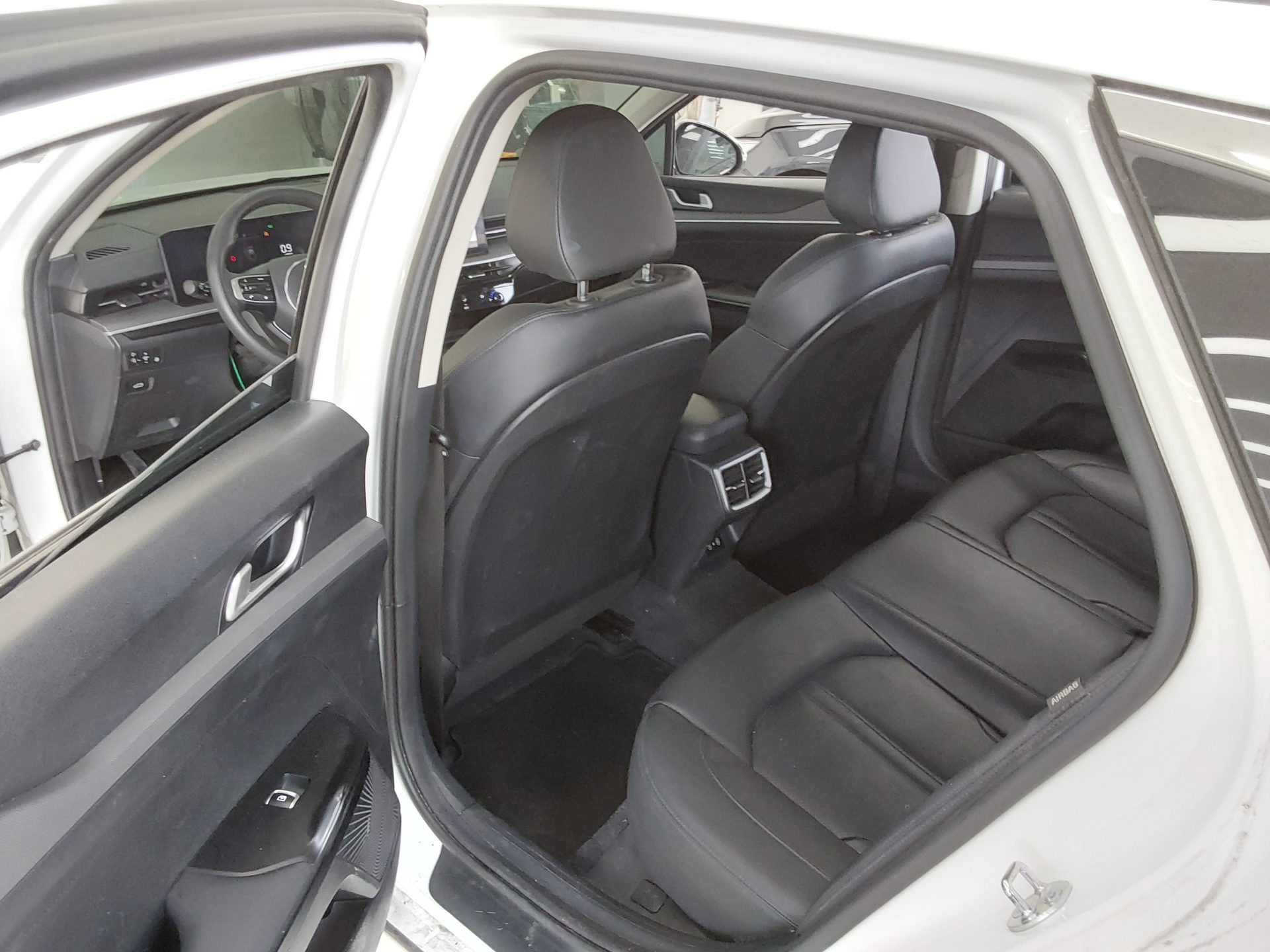 كيا K5 2024 - صورة 11