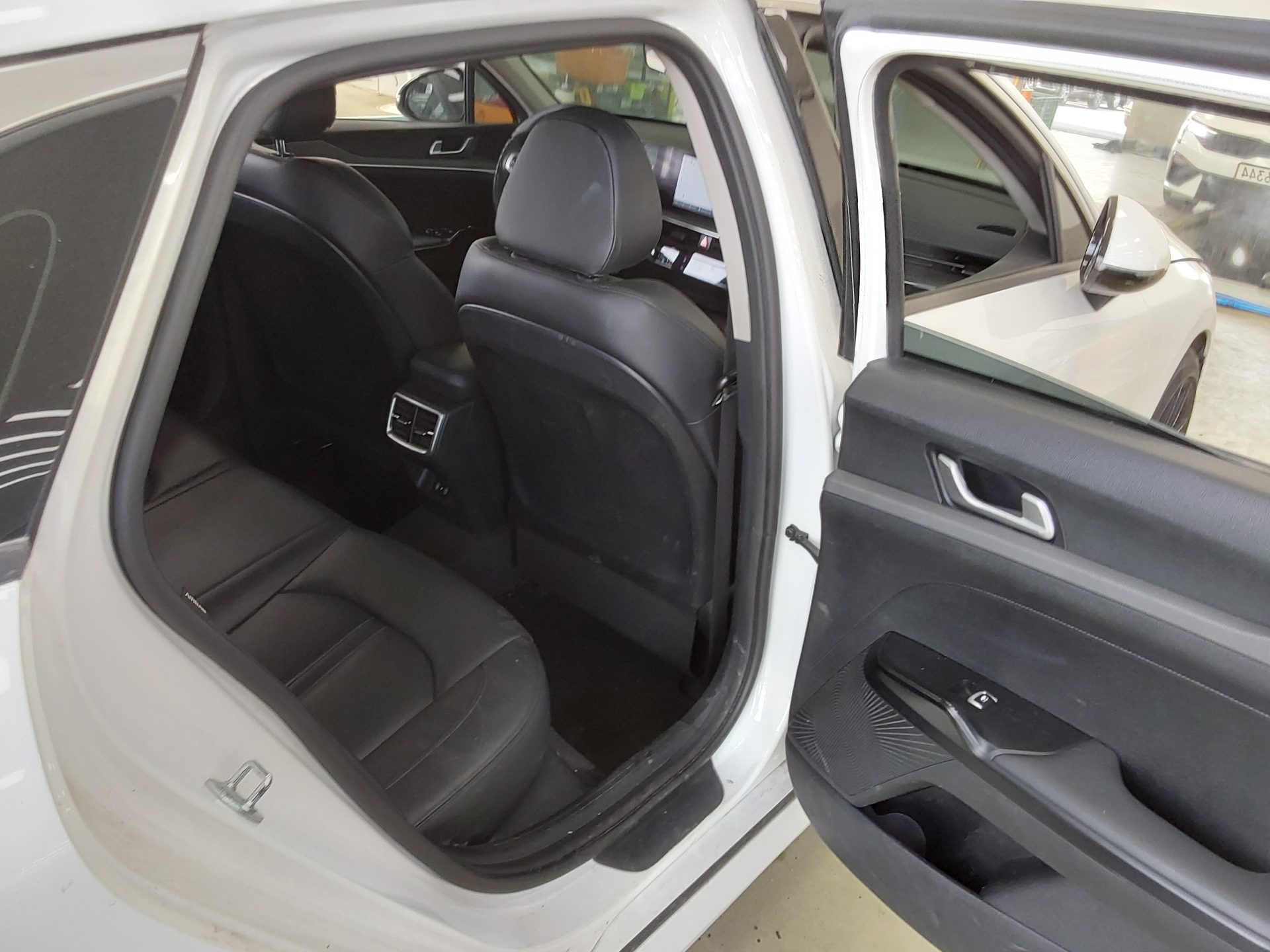 كيا K5 2024 - صورة 12