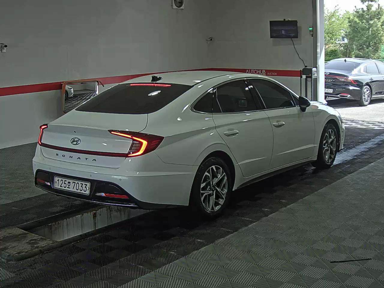 Hyundai Sonata 2023 - Image 4