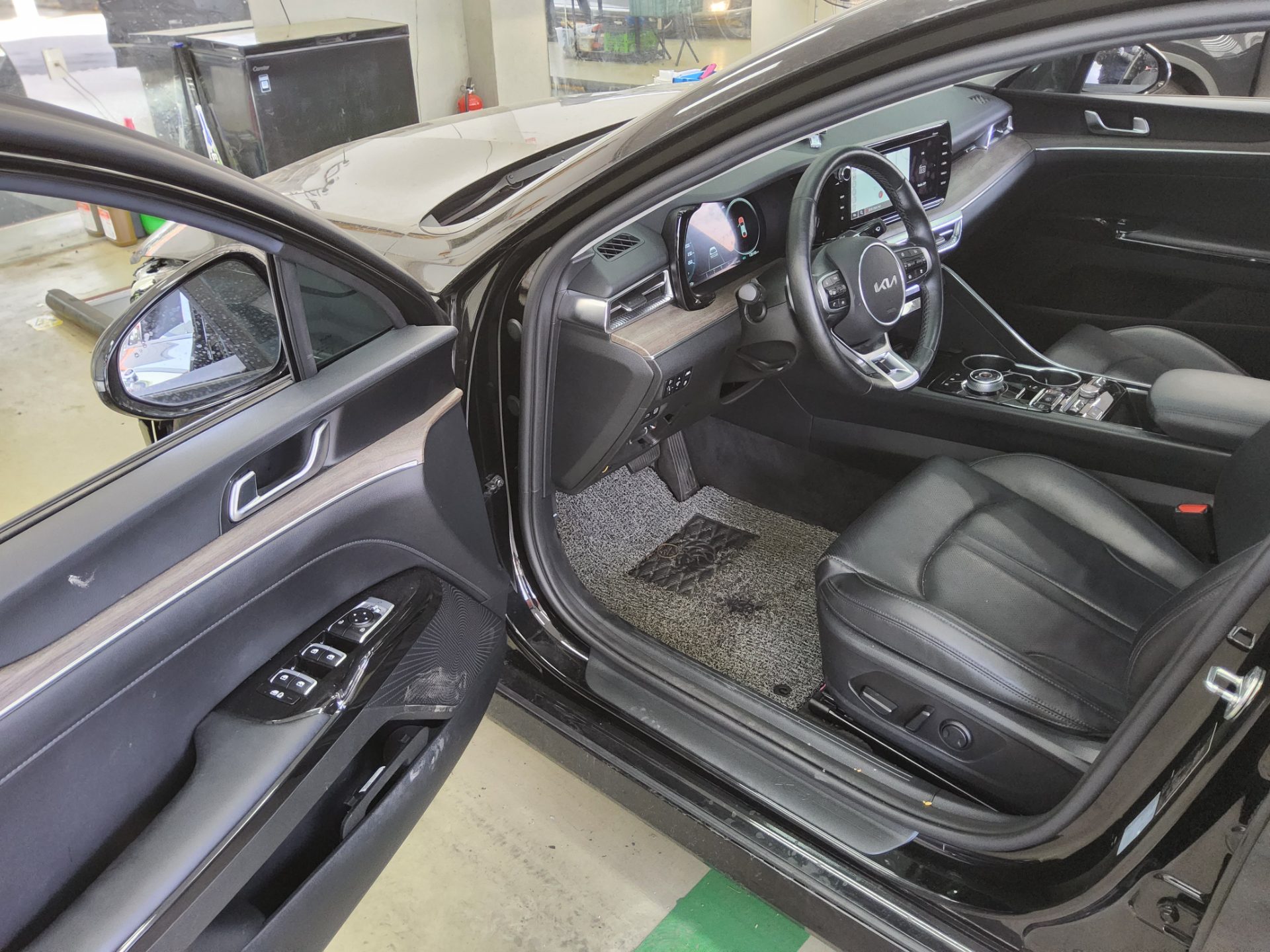 Kia K5 2023 - Image 9