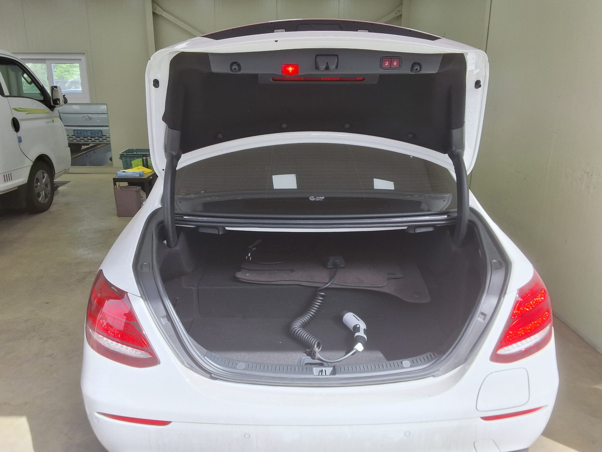 مرسيدس بنز إي كلاس 2019 - صورة 14