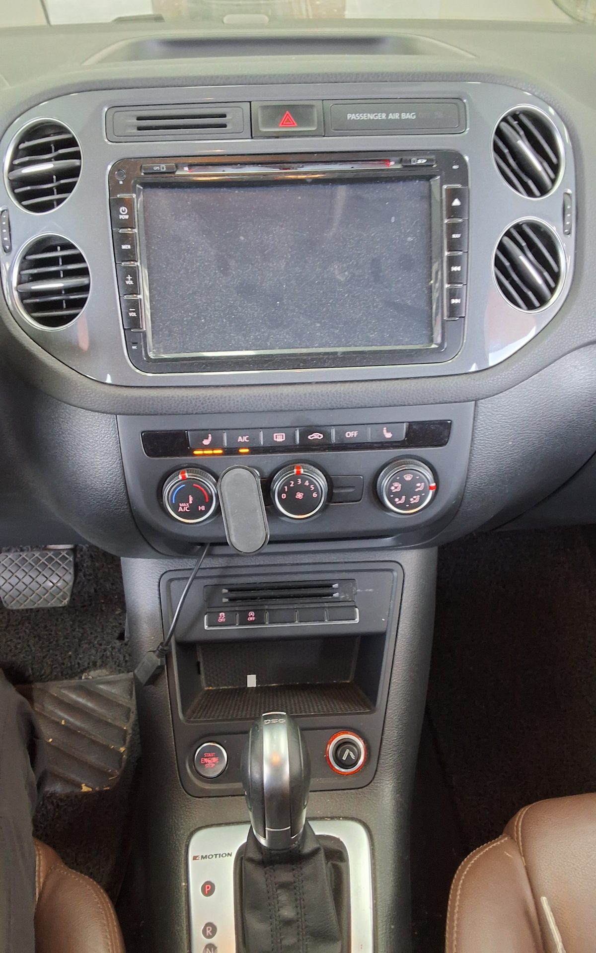 Volkswagen Tiguan 2016 - Image 16