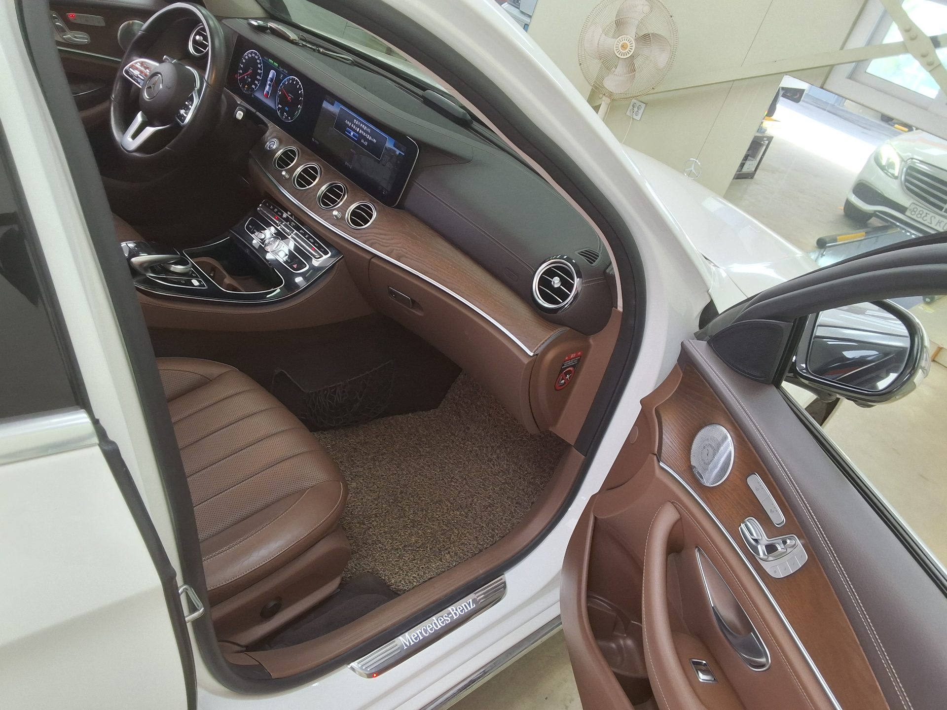 مرسيدس بنز إي كلاس 2019 - صورة 13