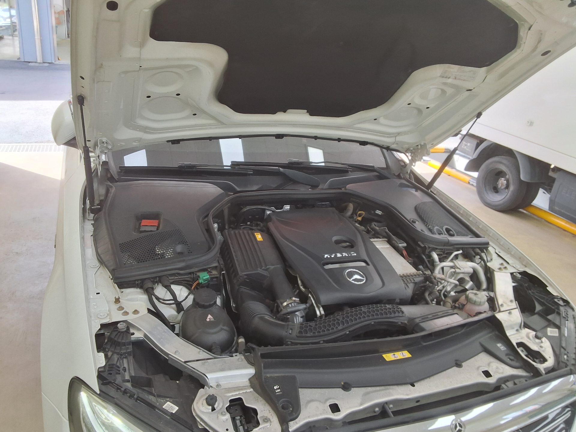 مرسيدس بنز إي كلاس 2019 - صورة 21