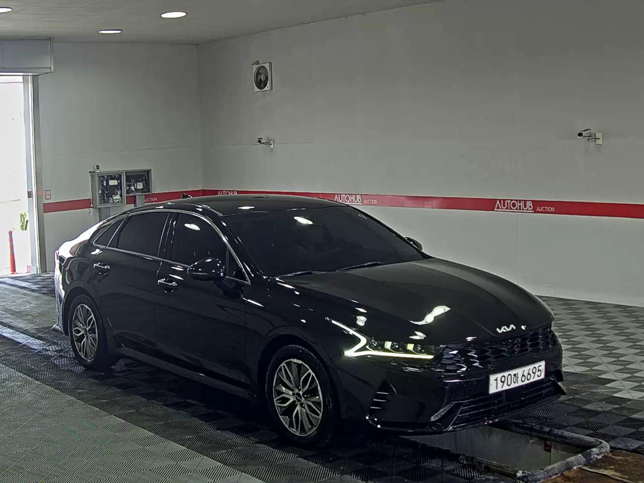 Kia K5 2023 - Image 2