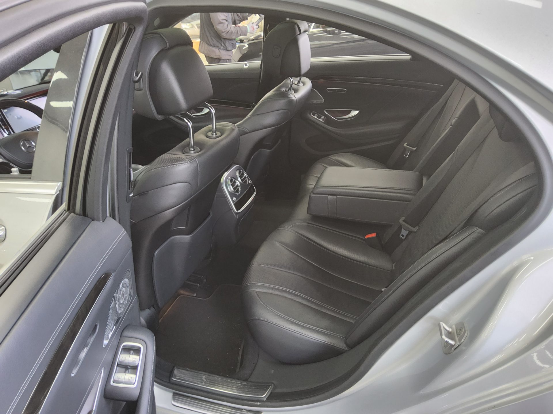Mercedes-Benz S-Class - 11