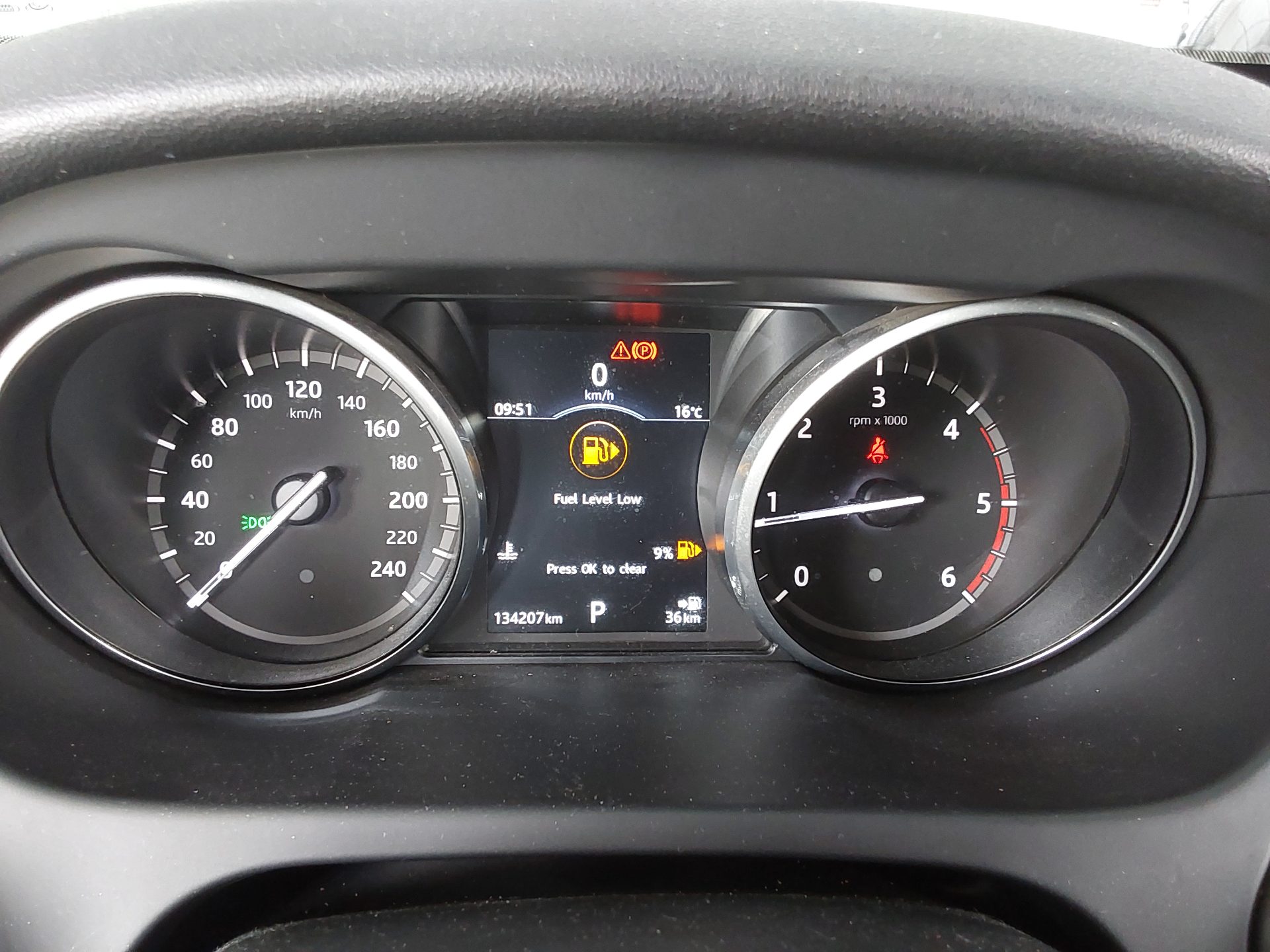 Land Rover Discovery 2017 - Image 8