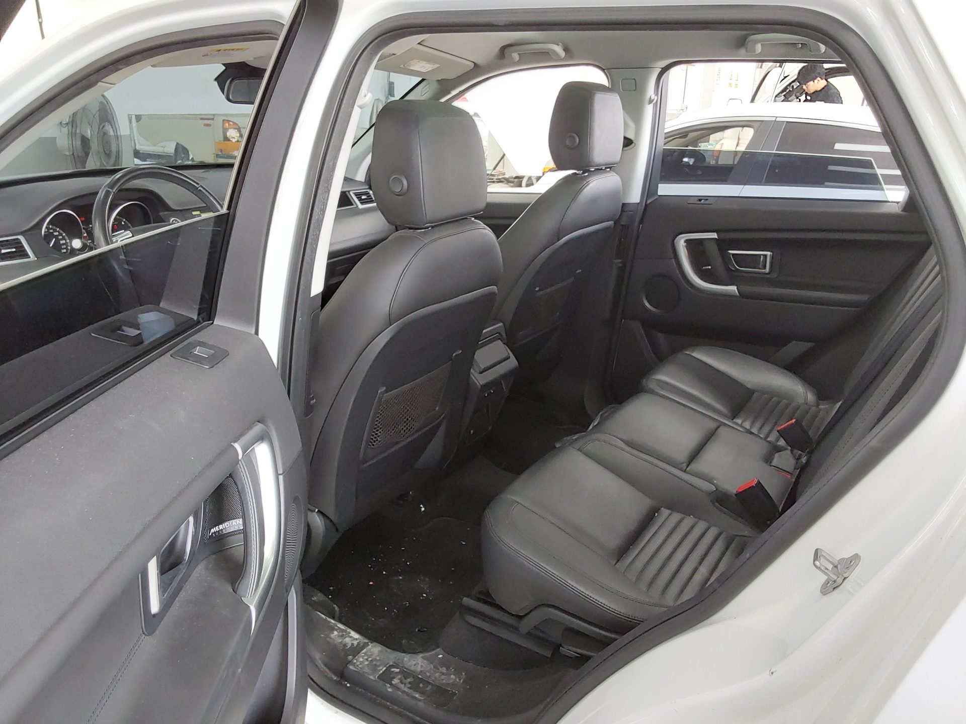 Land Rover Discovery 2017 - Image 11