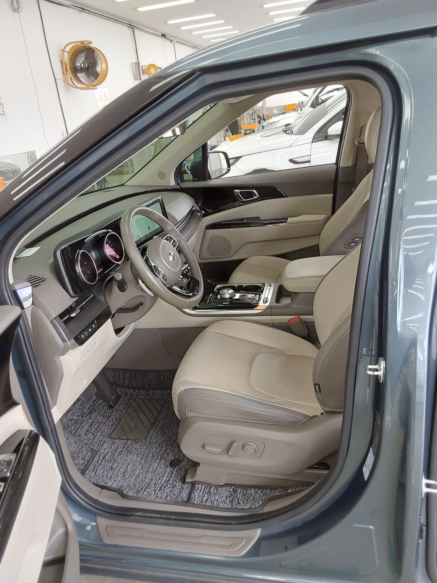 Kia SEDONA 2021 - Image 9