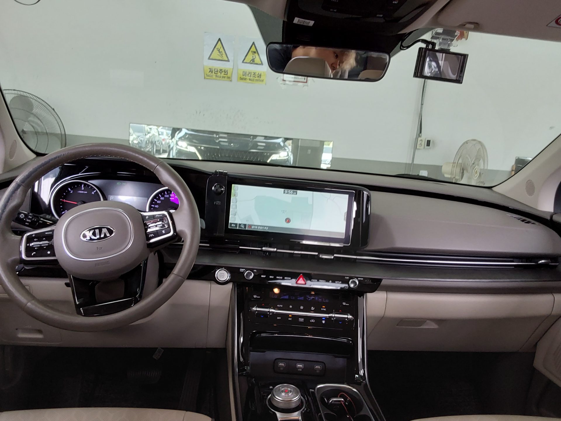 Kia SEDONA 2021 - Image 10