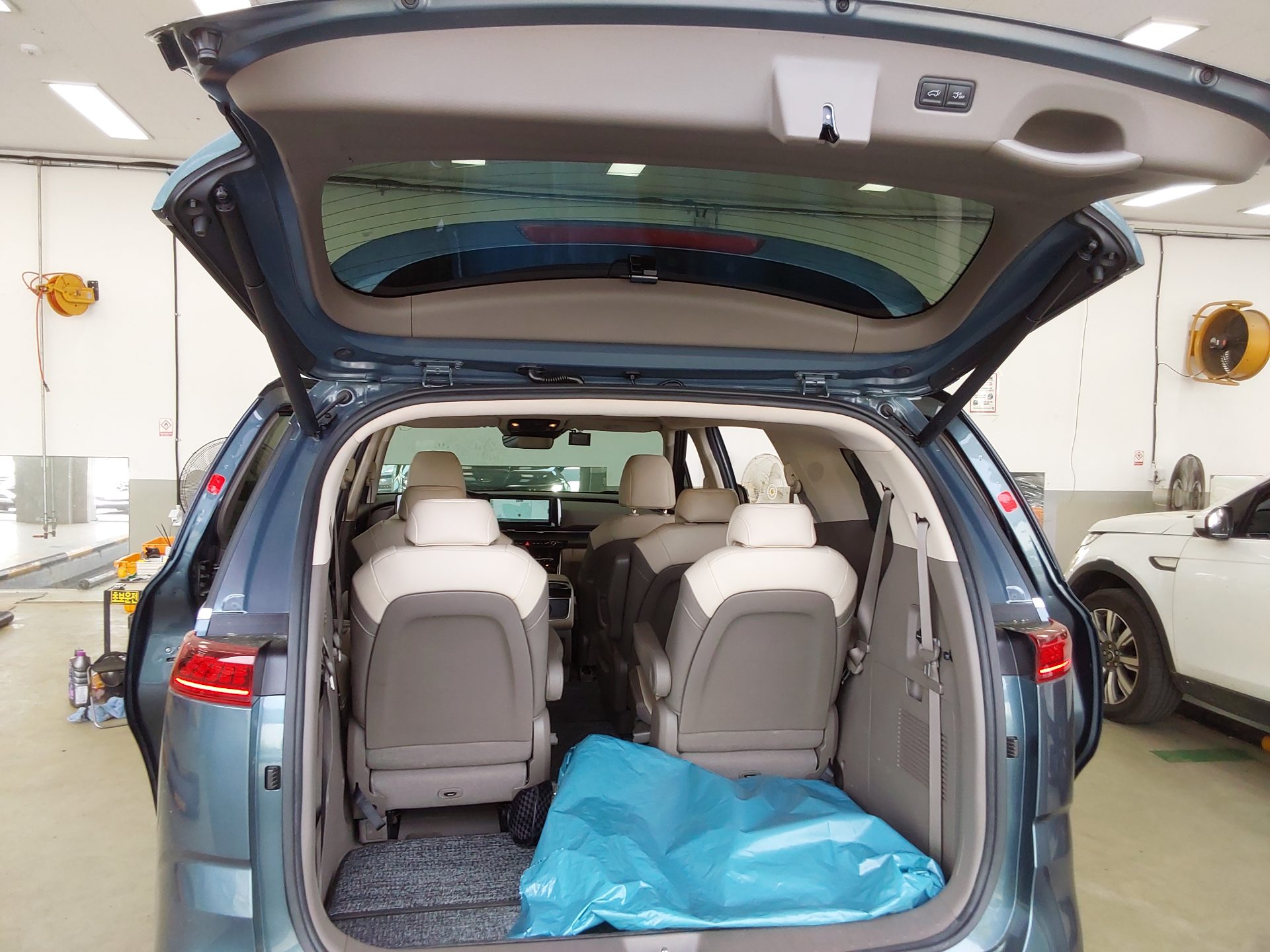 Kia SEDONA 2021 - Image 14