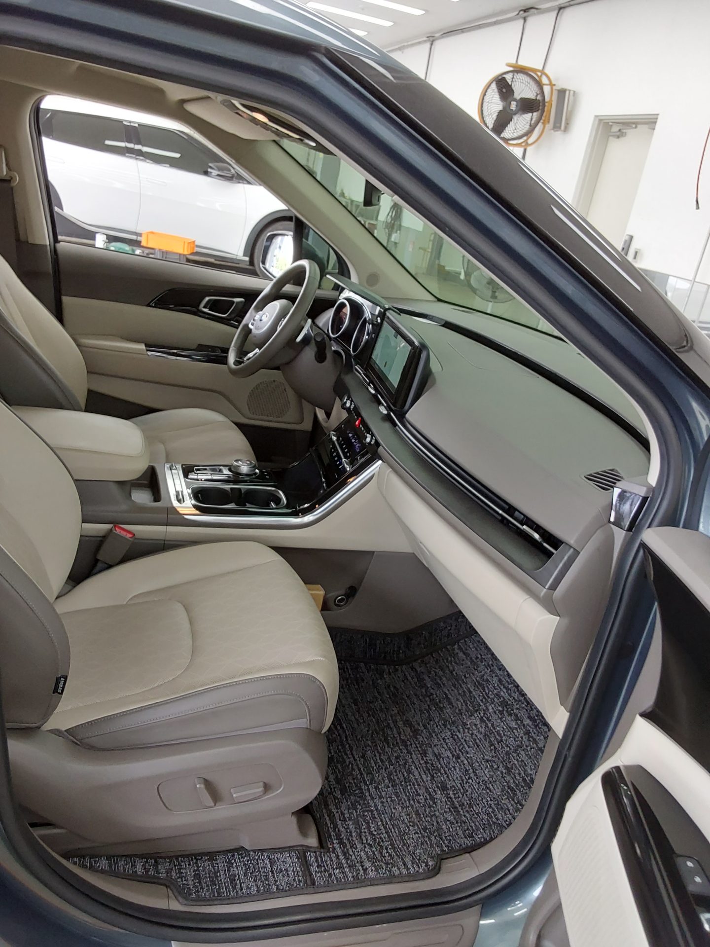 Kia SEDONA 2021 - Image 13